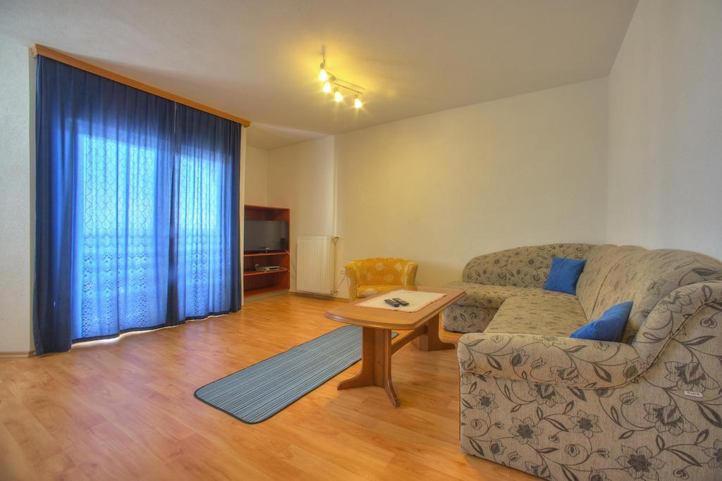 Apartments Peran Šibenik Habitación foto